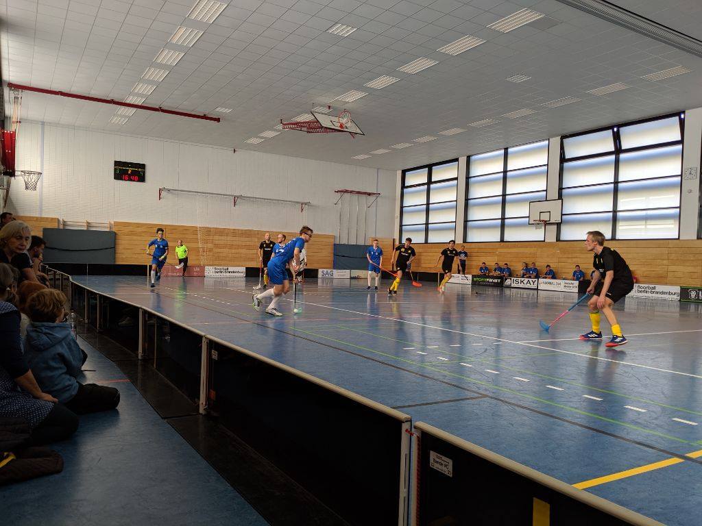 Blick in die Floorball-Halle in der Monumentenstraße in Berlin