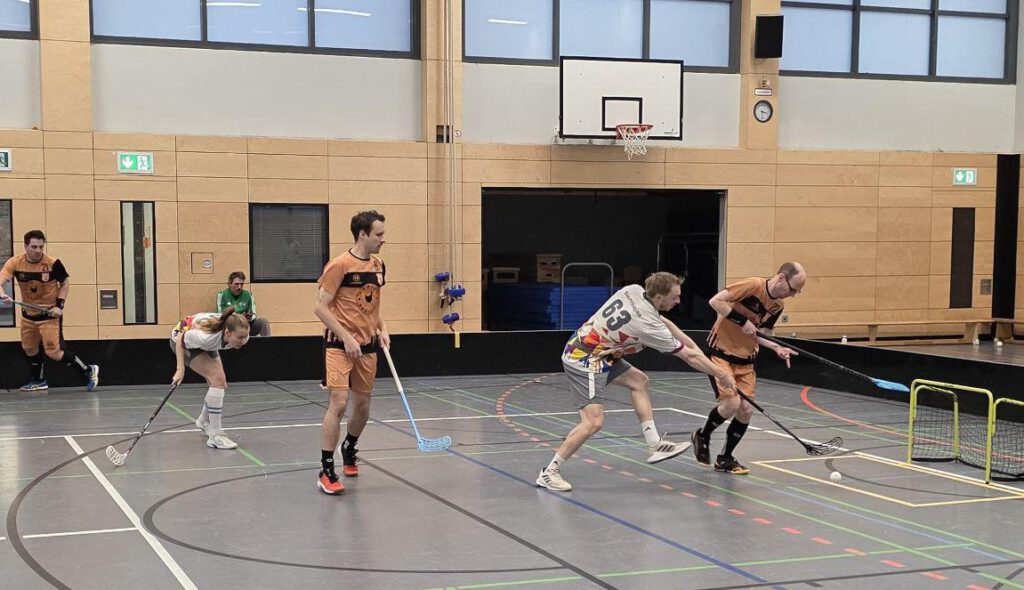 Floorball-Duell Rapid Berlin Old-Stars gegen Berlin Broilers